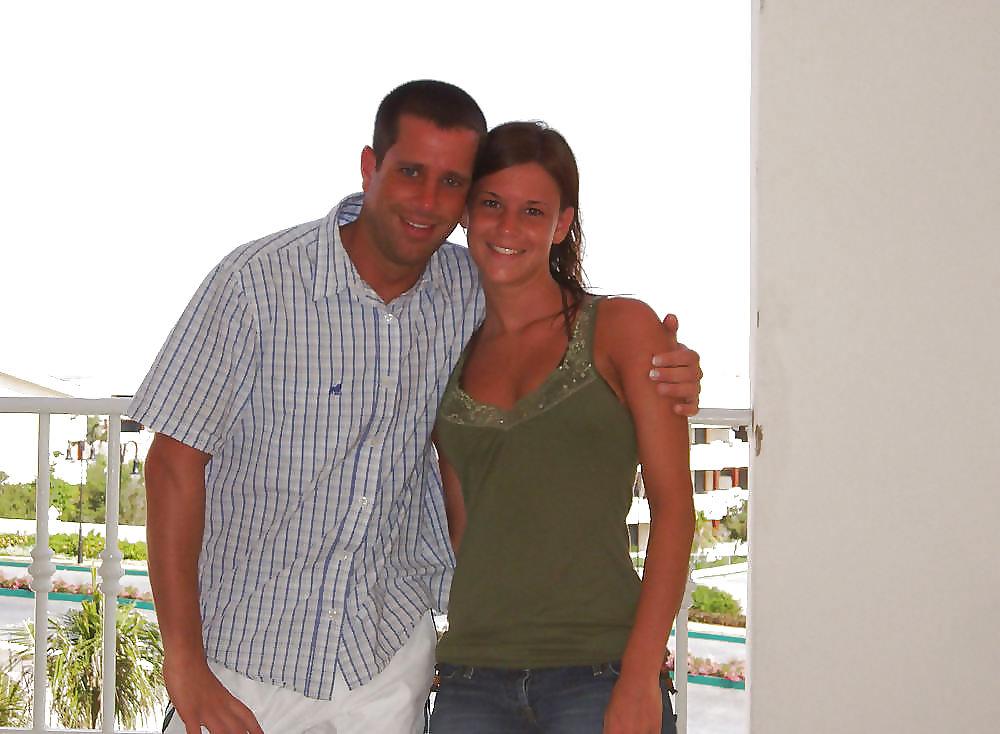 25P EXPOSED CUTE COUPLES VACATION PICS