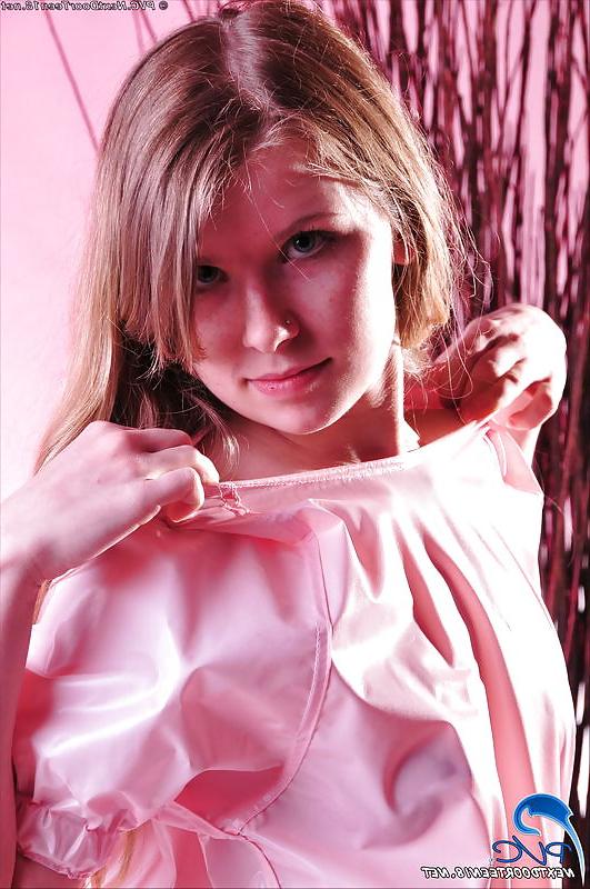 12P PVC Teen 3 - Daphne 2