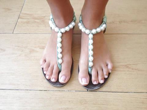 25P Feet soles toes of my amiche.....
