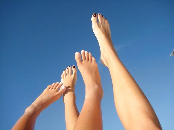 25P Feet soles toes of my amiche.....