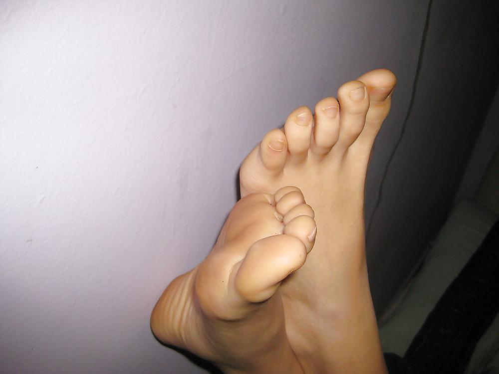25P Feet soles toes of my amiche.....