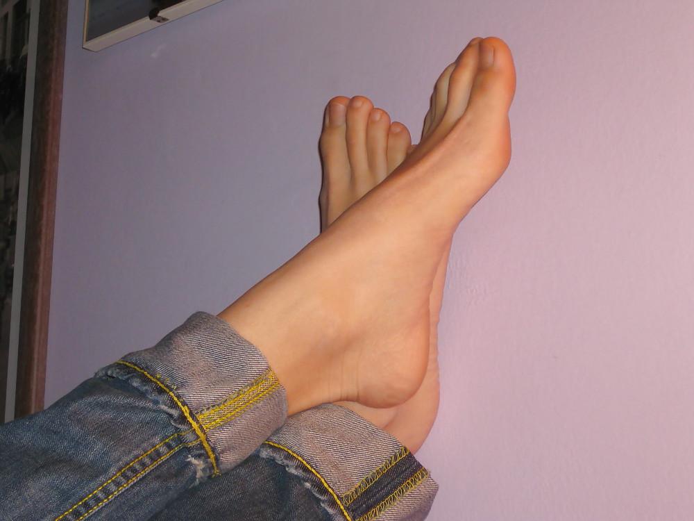 25P Feet soles toes of my amiche.....