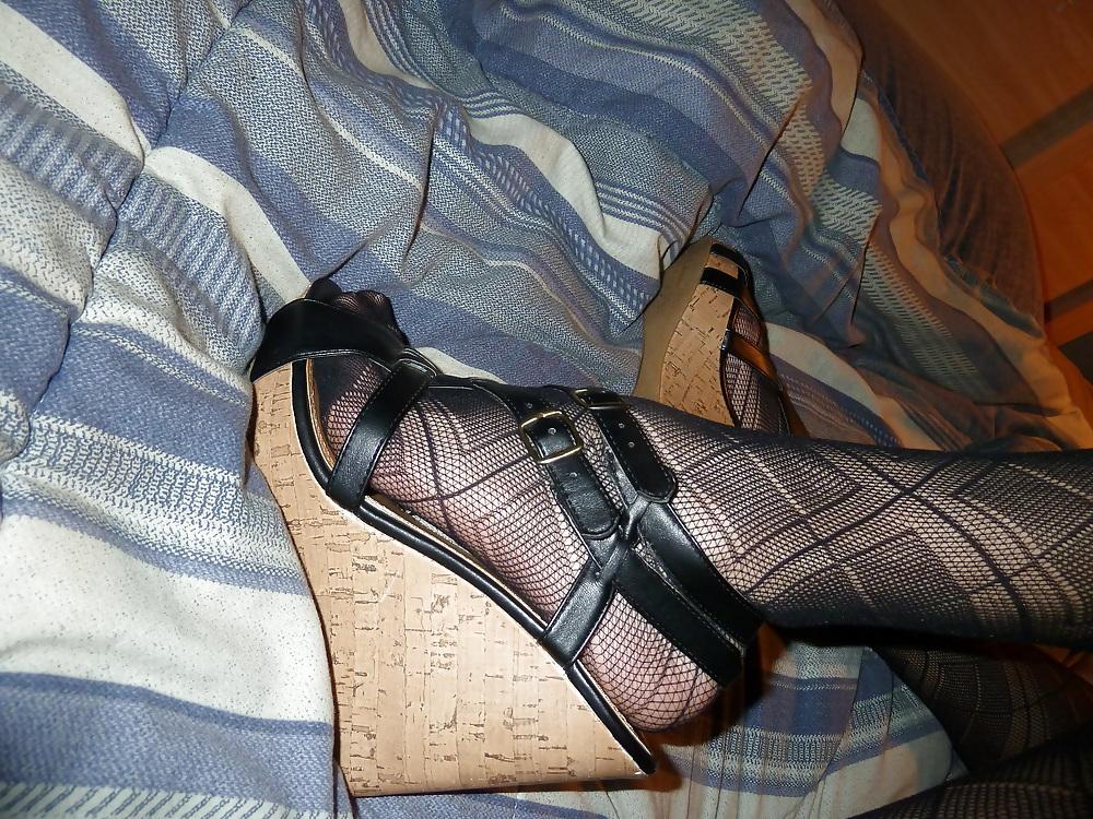 8P Sexy feet and toes