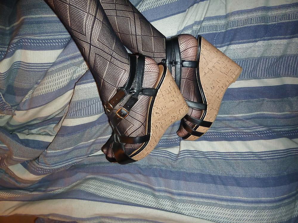 8P Sexy feet and toes