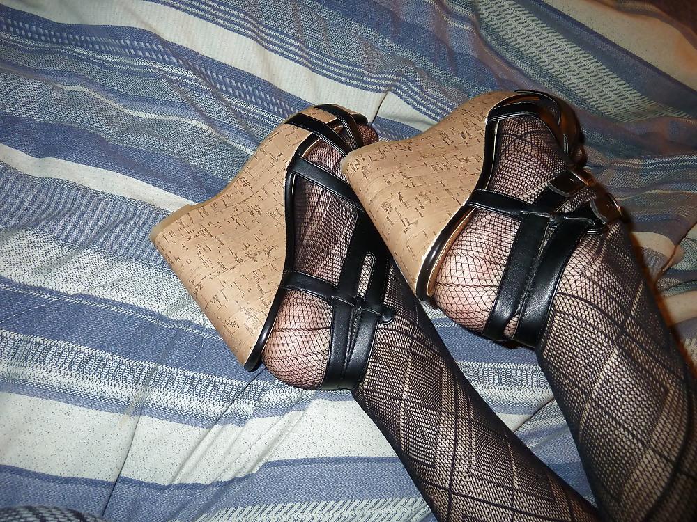8P Sexy feet and toes