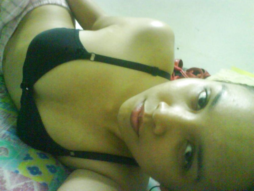 25P Cute Petite Malay Gal