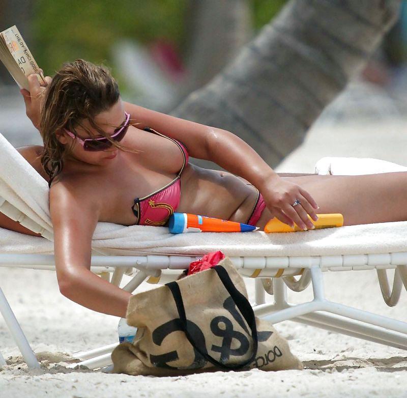 19P Female Celebs - Alyssa Milano and others