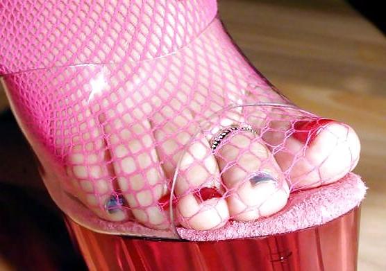 25P Feet model 4 (by tm)