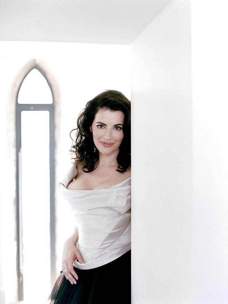 20P Female Celebs - More old time milky goodness