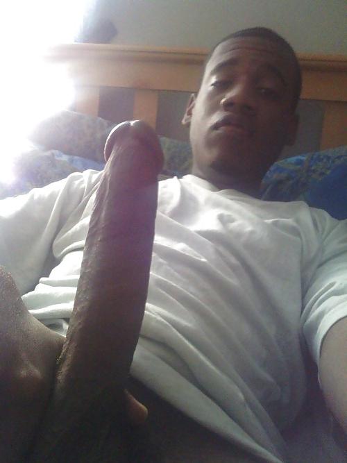 25P What the world needs now....is BIG BLACK COCK!!!