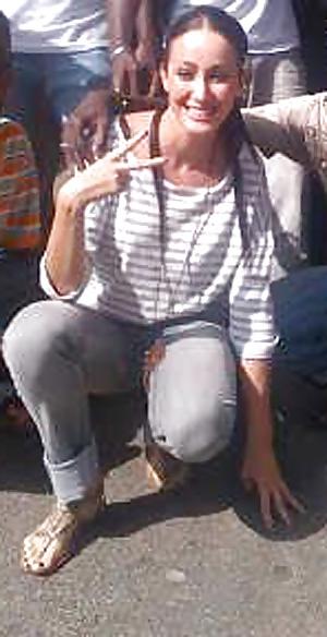 25P Arab feet