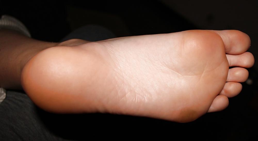 10P Sexy latina feet soles II