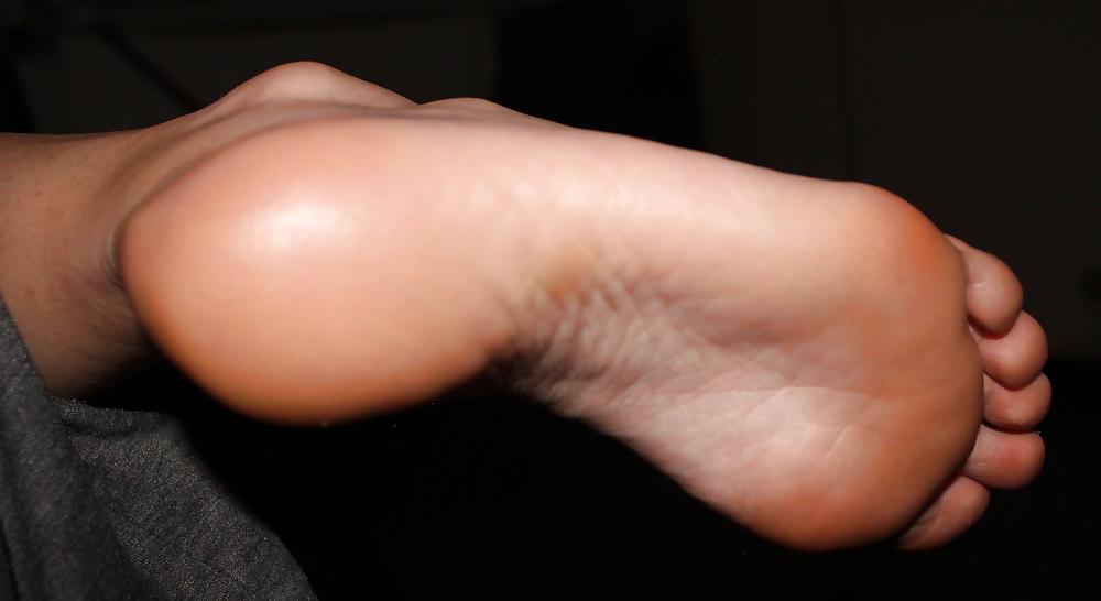 10P Sexy latina feet soles II