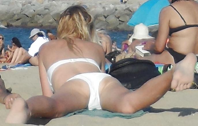 21P Topless vive les vacances