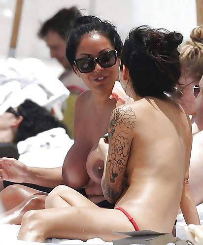 21P Topless vive les vacances