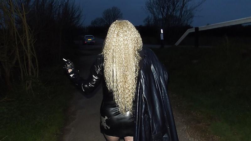 8P Blonde Goddess rides again