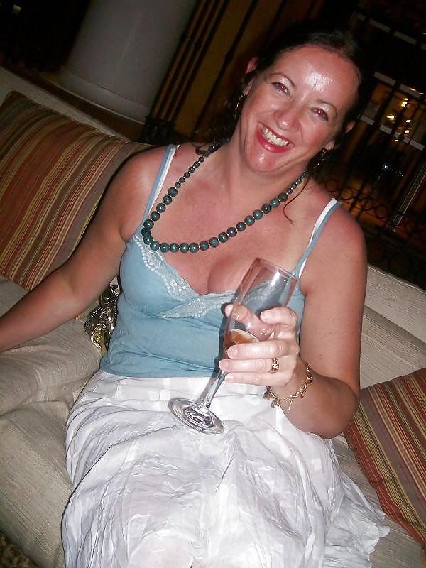 25P Chubby Mature British Wife