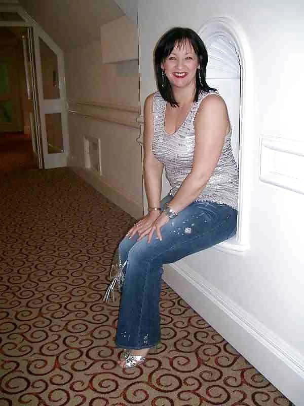 25P Chubby Mature British Wife