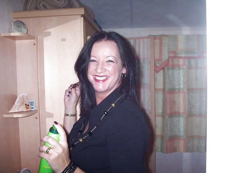 25P Chubby Mature British Wife