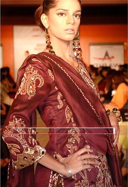 25P Paki hot mouth fucking bitch sanam saeed