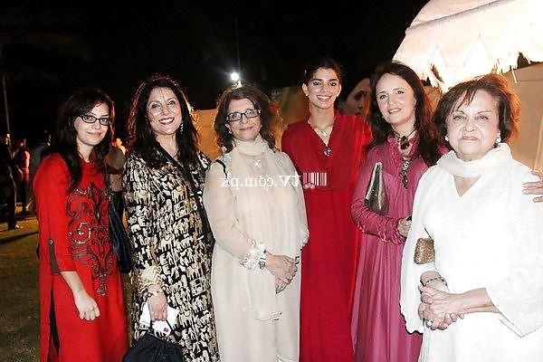 25P Paki hot mouth fucking bitch sanam saeed