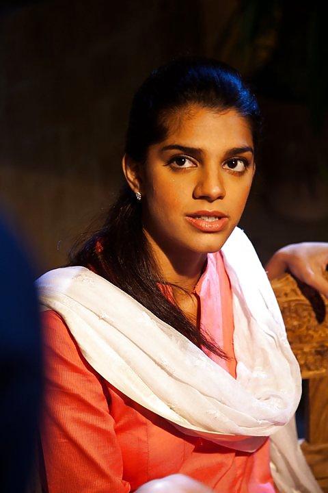 25P Paki hot mouth fucking bitch sanam saeed