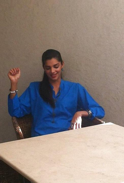 25P Paki hot mouth fucking bitch sanam saeed