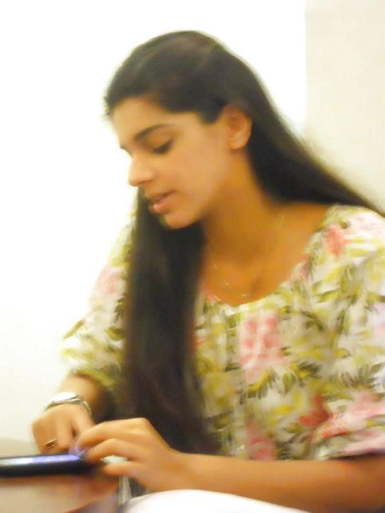 25P Paki hot mouth fucking bitch sanam saeed