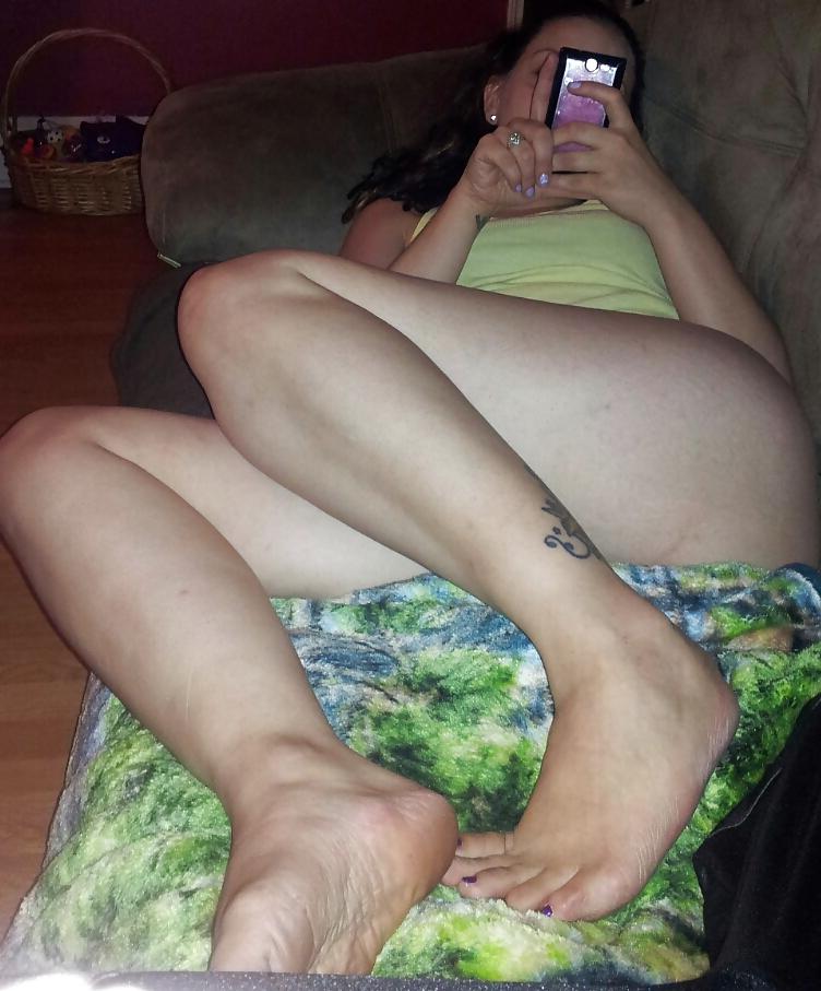 25P Wife ass and feet 