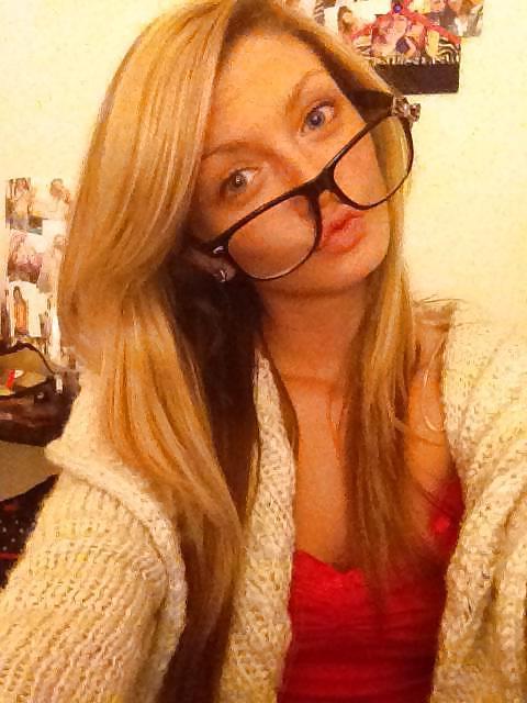 25P Please wear your glasses 8
