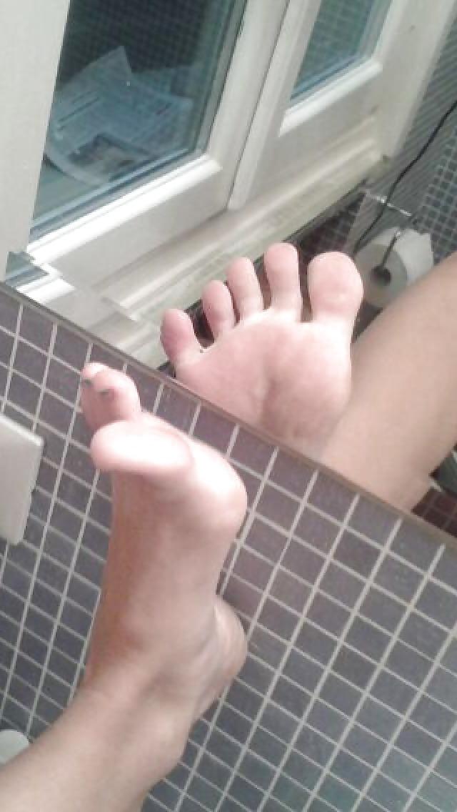 25P Teen & Milf feet