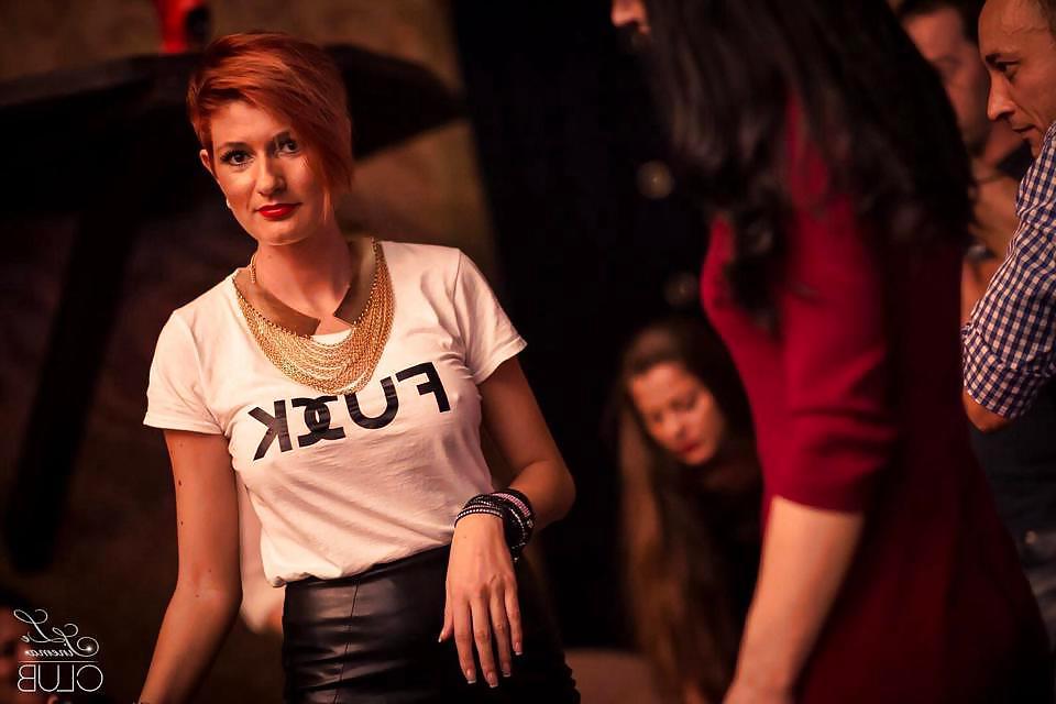 25P New short hair bitch