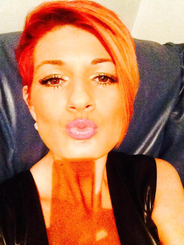 25P New short hair bitch