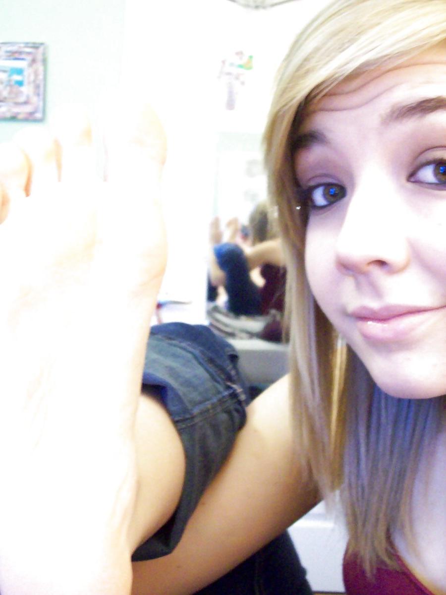 25P Feet to cum to