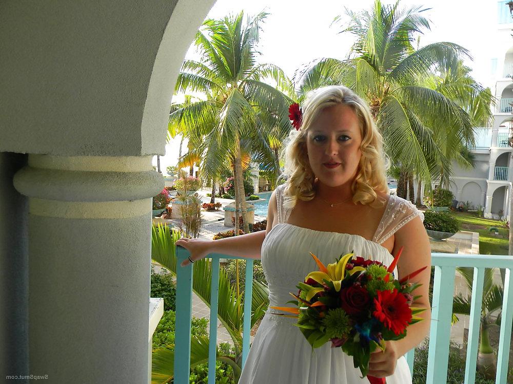 11P Amateur Chubby Blonde