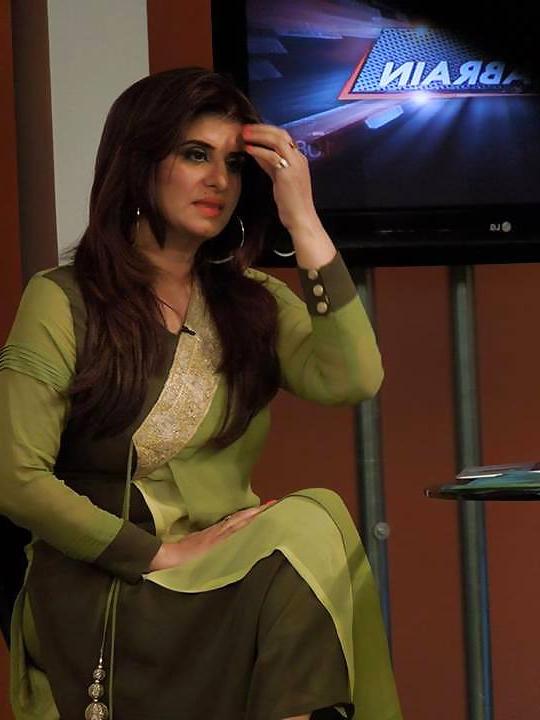 25P Paki Tv bitch Samiah khan