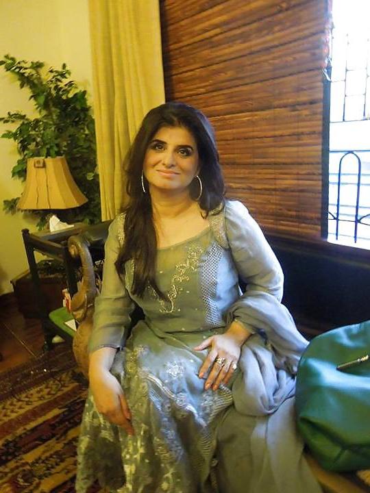 25P Paki Tv bitch Samiah khan