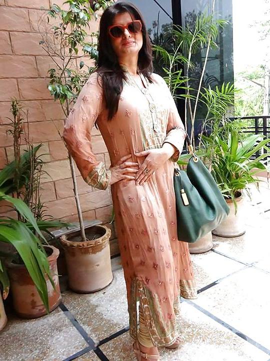 25P Paki Tv bitch Samiah khan