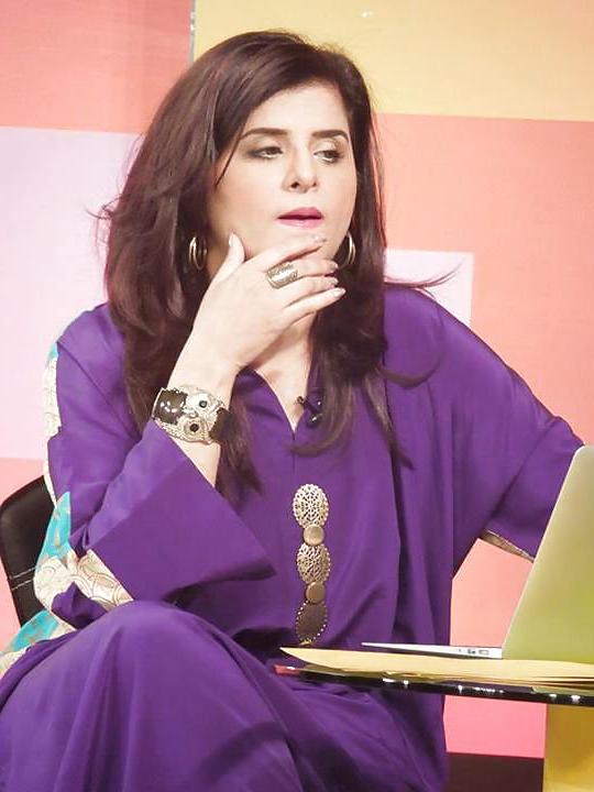 25P Paki Tv bitch Samiah khan