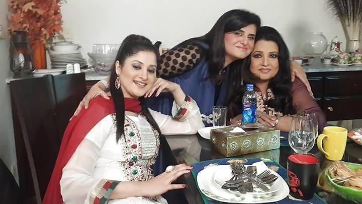25P Paki Tv bitch Samiah khan