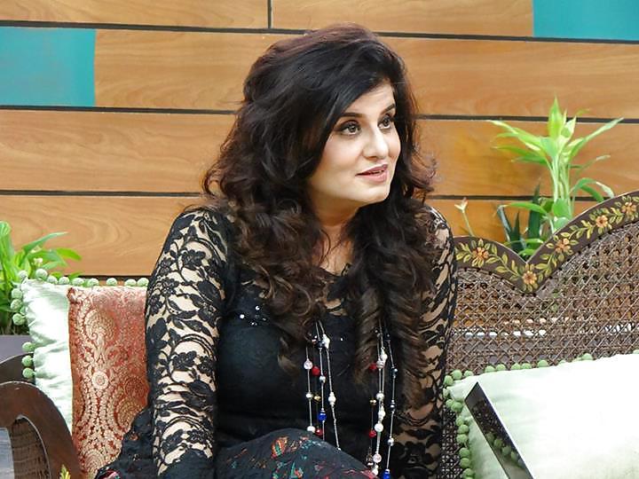 25P Paki Tv bitch Samiah khan