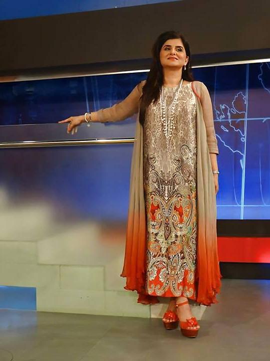 25P Paki Tv bitch Samiah khan