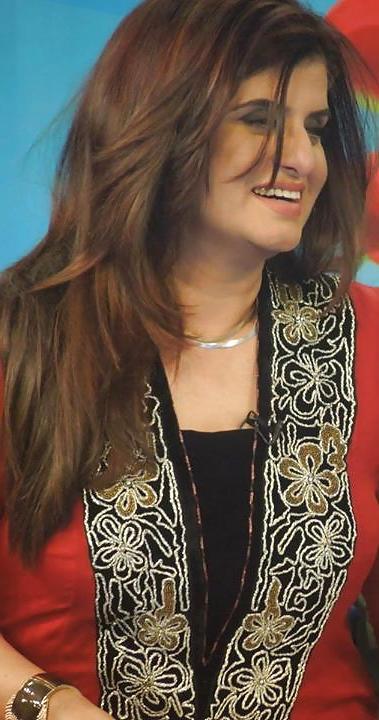 25P Paki Tv bitch Samiah khan