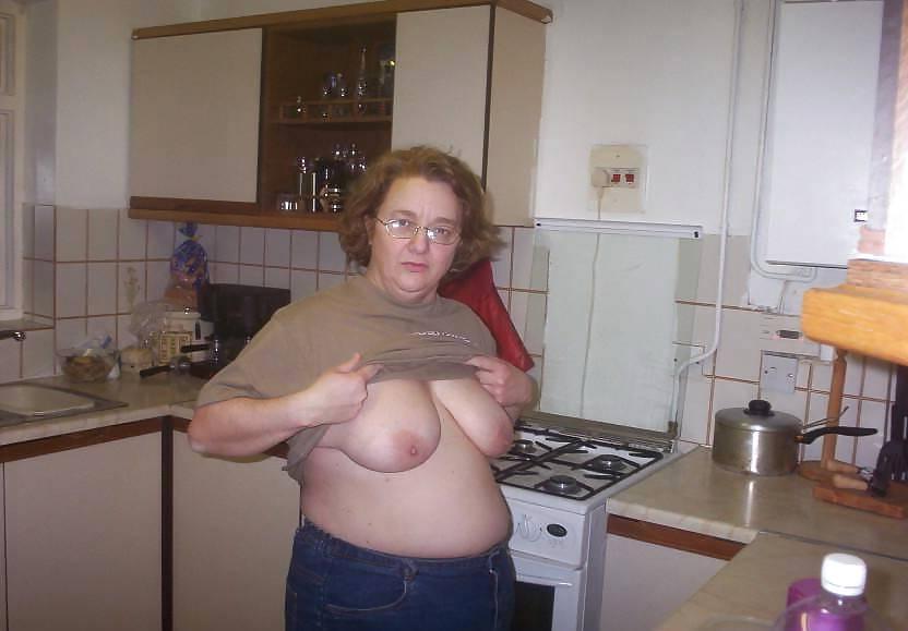 17P Chunky wives and moms