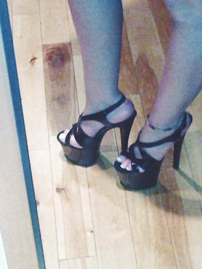 25P MORE SEXY FEET