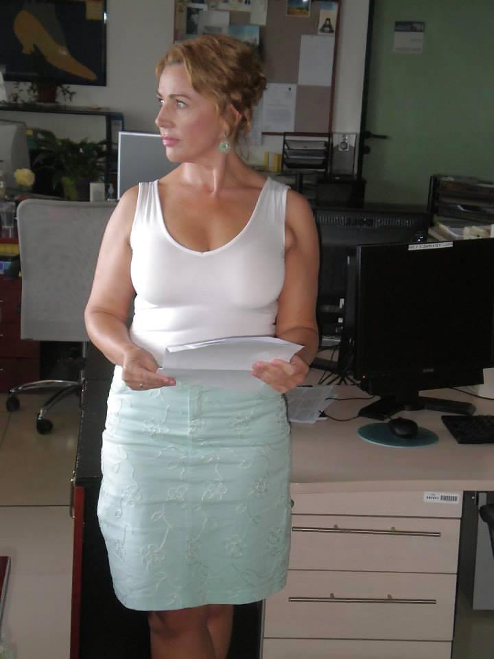 25P The MILF Queen