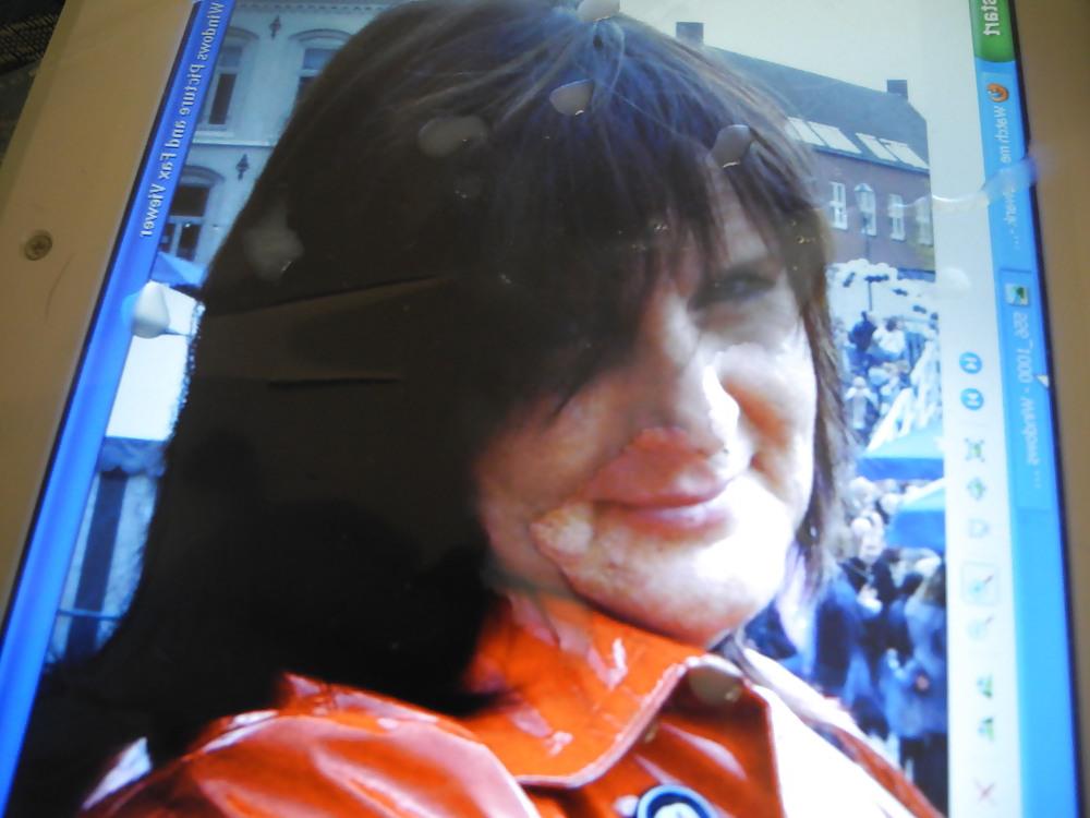 4P Pvc petra Gets Facial