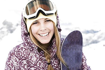 25P Hot female snowboarders