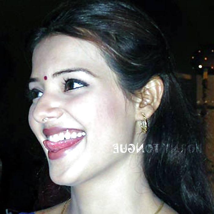 23P Actress Tongue
