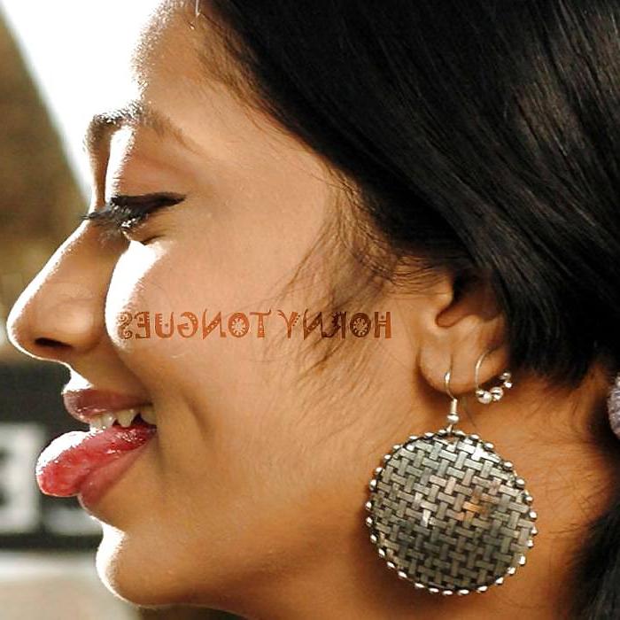 23P Actress Tongue